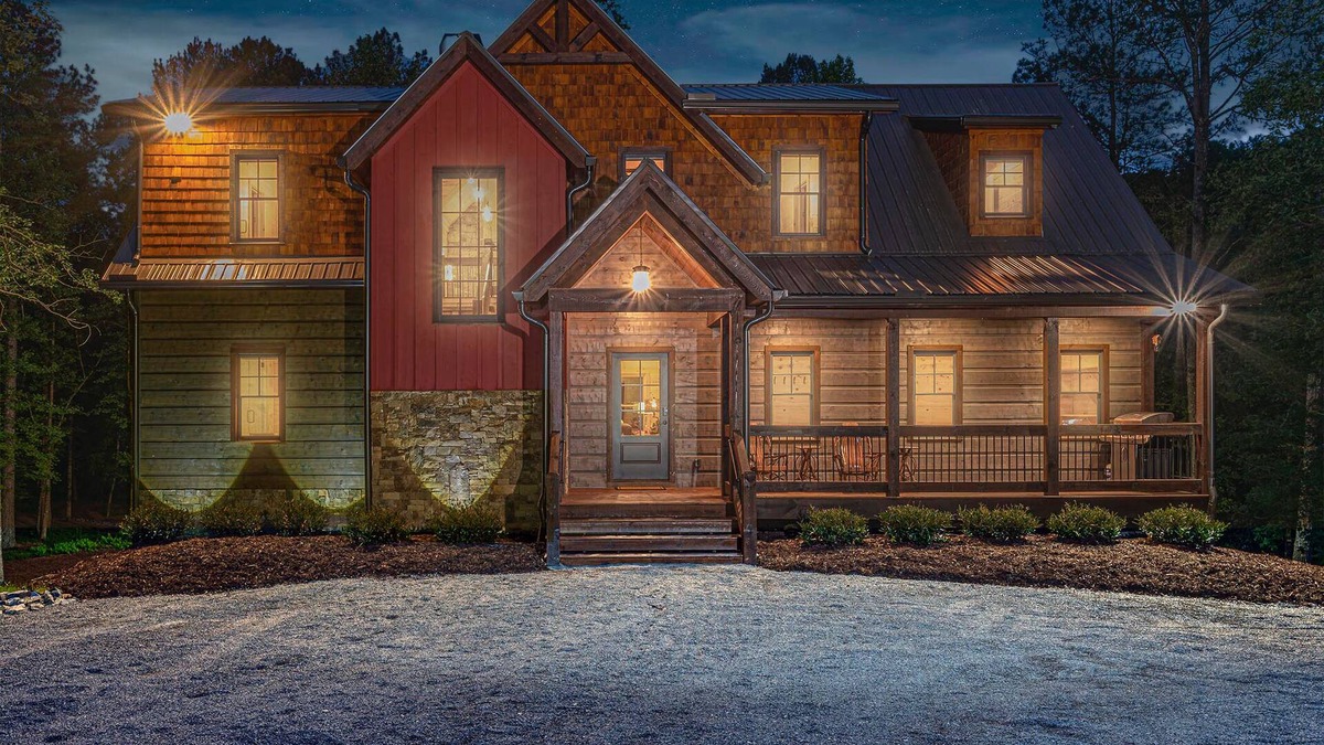 Ellijay Cabin | Custom built mountain house on trout stream with tons of privacy & hot tub.