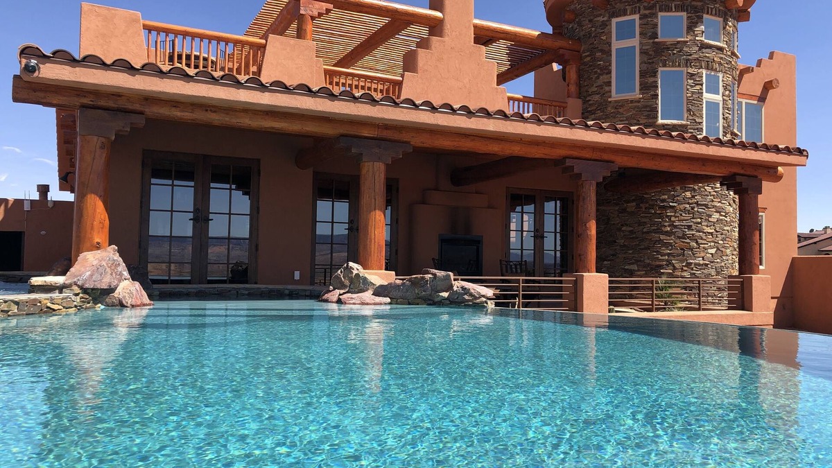 Page House | CUSTOM BUILT STUNNING Home Towering above the Colorado River/Lake Pow