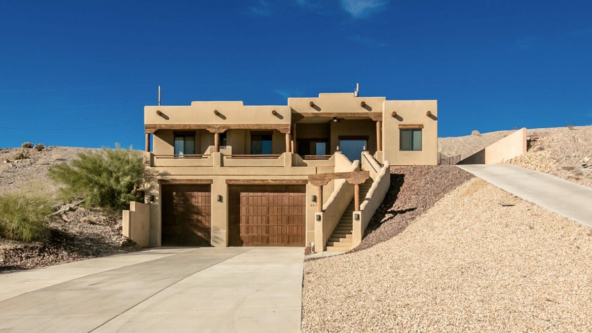 Lake Havasu City House | CUSTOM Luxury Home, Designer Infinity Pool/Spa, Backyard Entertaining Area.