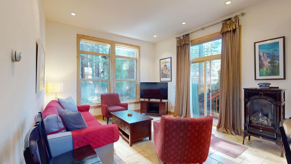South Lake Tahoe Cottage | Custom South Lake Tahoe Cottage for 6 Close to Parks and Beaches
