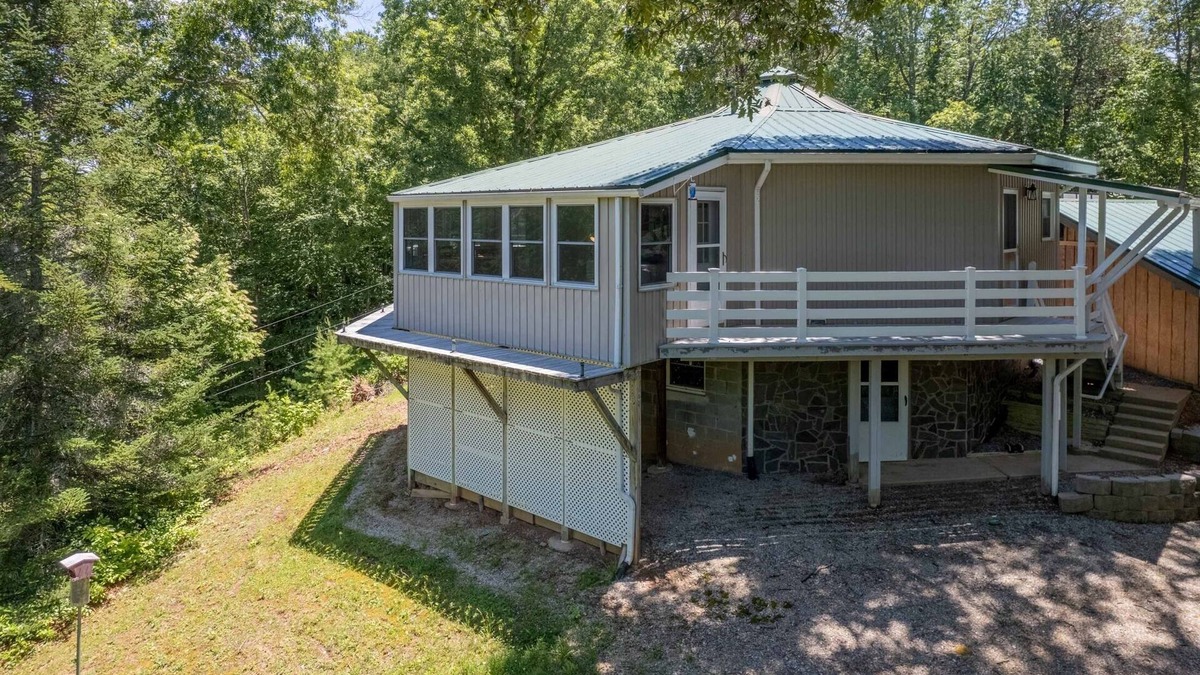 Cherokee Cabin | Customer Appreciation Year! See Discount information in Ad