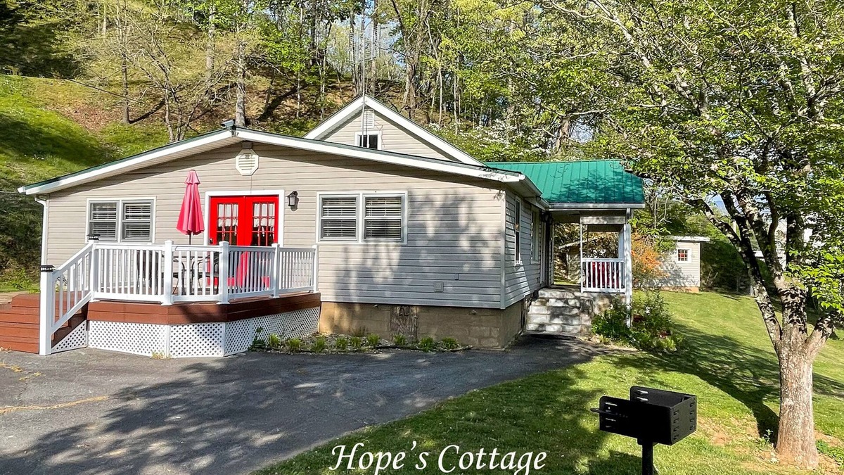 Cherokee Cottage | Customer Appreciation Year! See Discount information in Ad