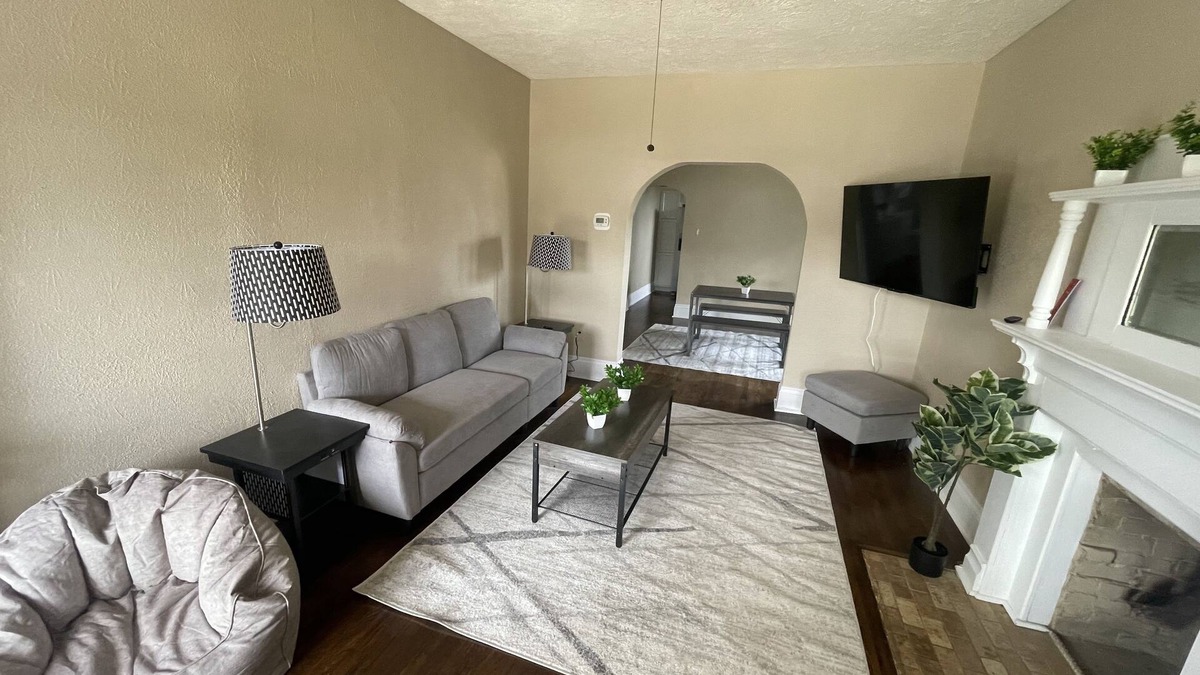 St Albans House | Cute 2 bed 1 bath with off street parking