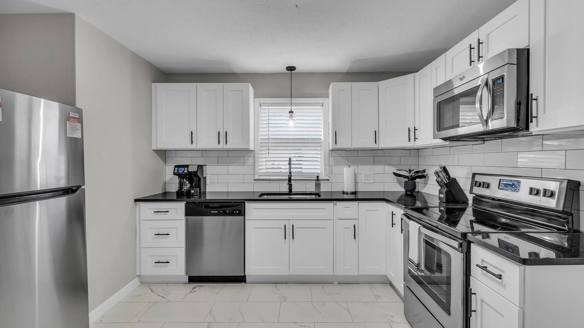 Blue Springs House | Cute and stylish, 3-bedroom house with WiFi, AC in wonderful Blue Springs