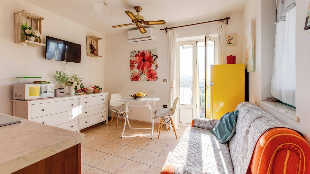 Scauri Apartment | Cute apartment whit balcony.