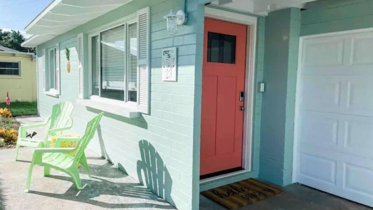 Ocean Shores House | Cute Beach House half a block from the beach 🏝