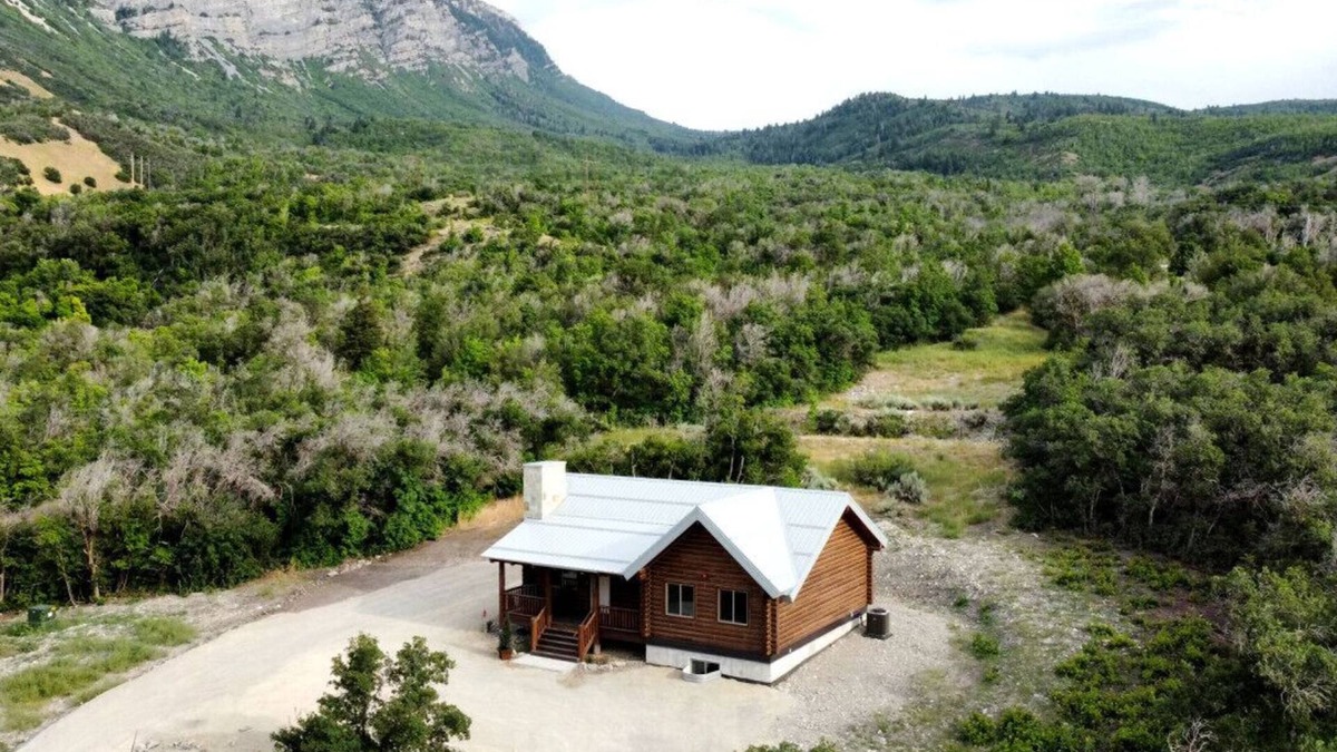 River Bottoms Cabin | Cute Cabin w/Mountain Views *King Bed*