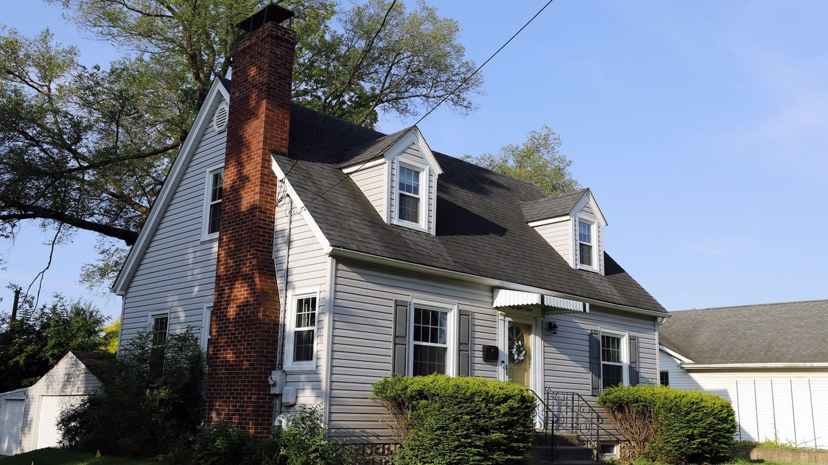 Rockford House | Cute Cape Cod House Close to Everything in Rockford!