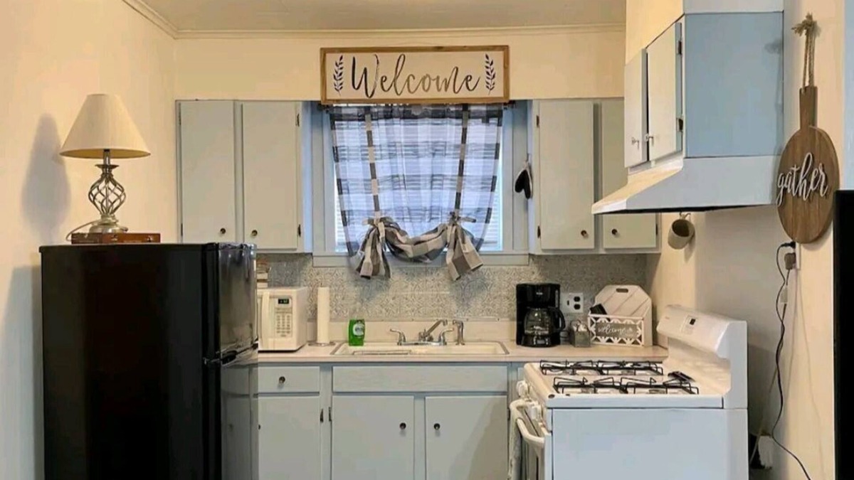 Pineville House | CUTE, COZY, COMFORTABLE, AND SUPER CONVENIENT!