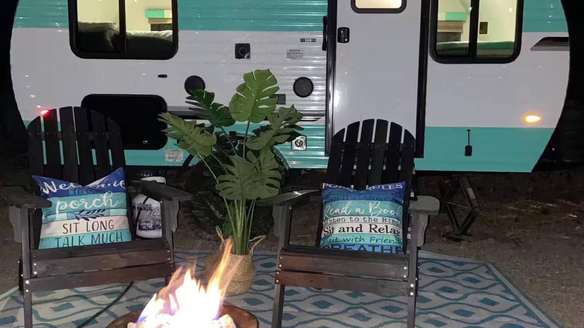 Goldendale RV Rental | Cute Lil Romantic Sunray in the Woods of Goldendale. Newer w AC, Queen Bed