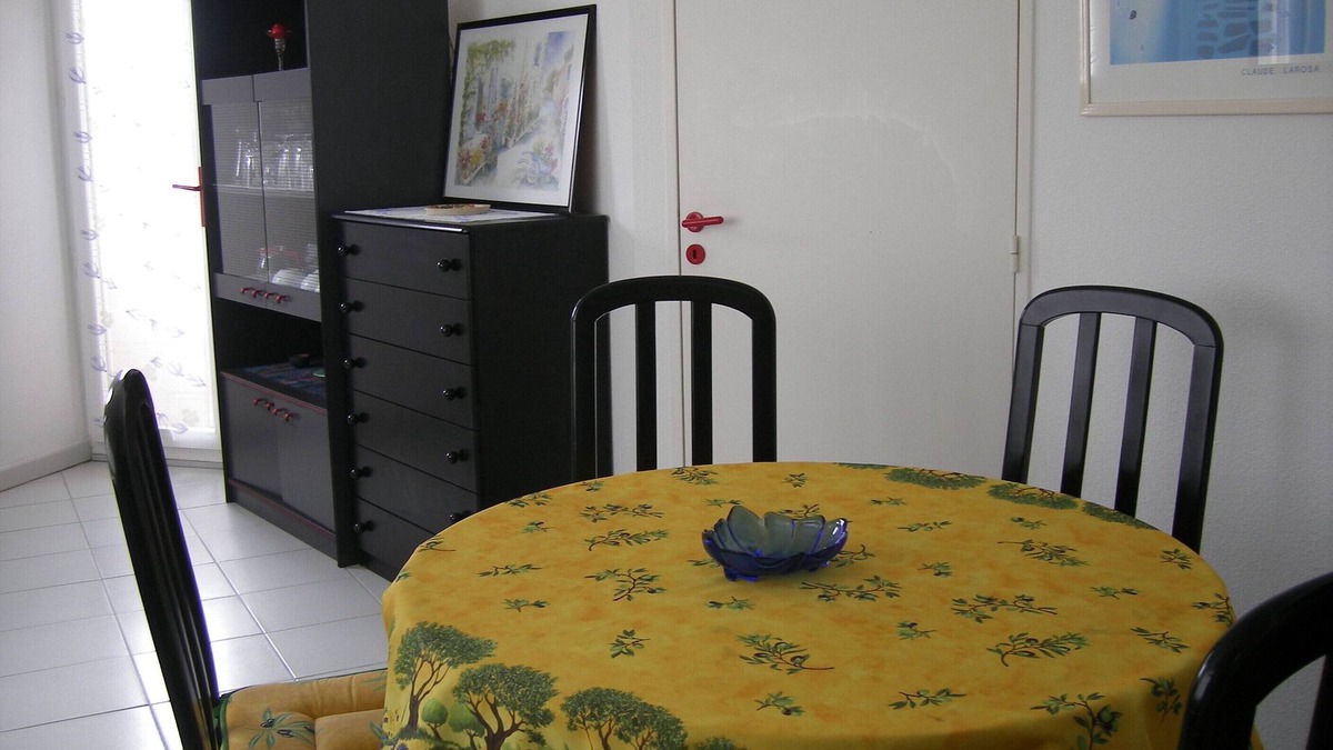 Miramar Apartment | Cute little appartement at 100m from the sandy beach. REALLY 100m !