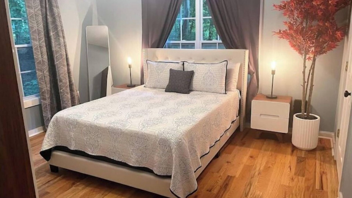 Athens House | Cute, modern Athens stay for couples and groups