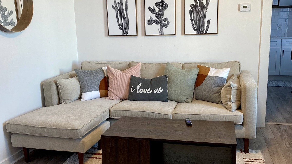 Tooele House | Cute remodeled 2 bedroom with office, long drive way, and 75” TV.