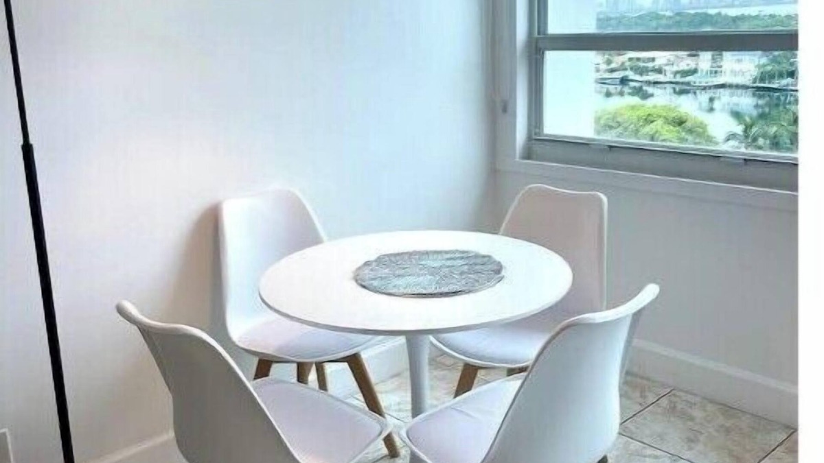La Gorce Apartment | Cute Studio Bay view!