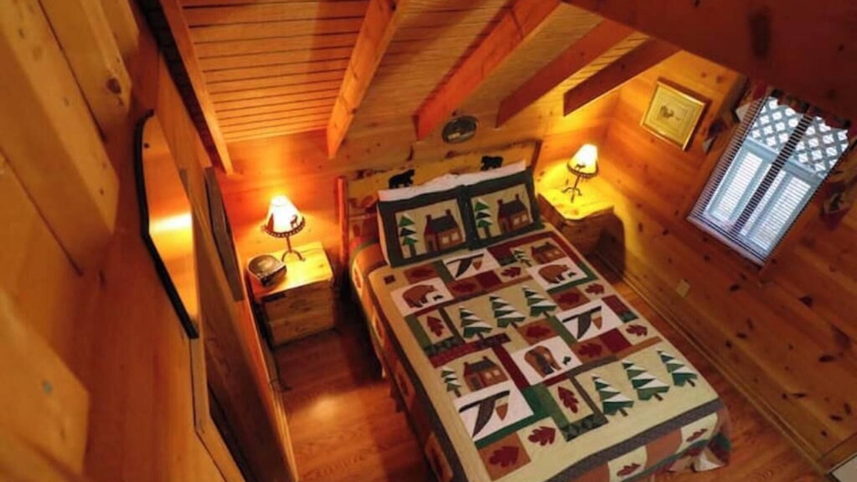 Helen Cabin | Cute updated Mountain Cabin w/fireplace #3