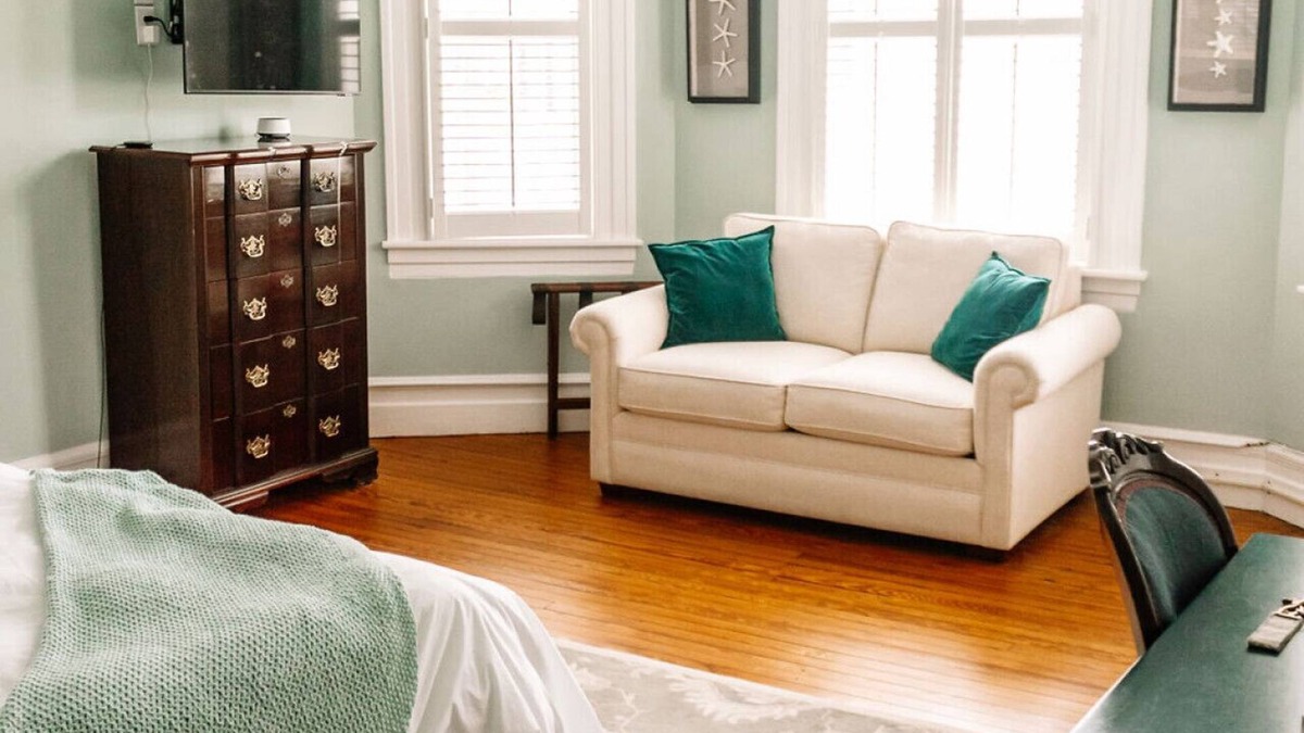 Edenton Bed & Breakfast | Cutlass Room - Captain's Quarters Inn, Downtown Historic Edenton