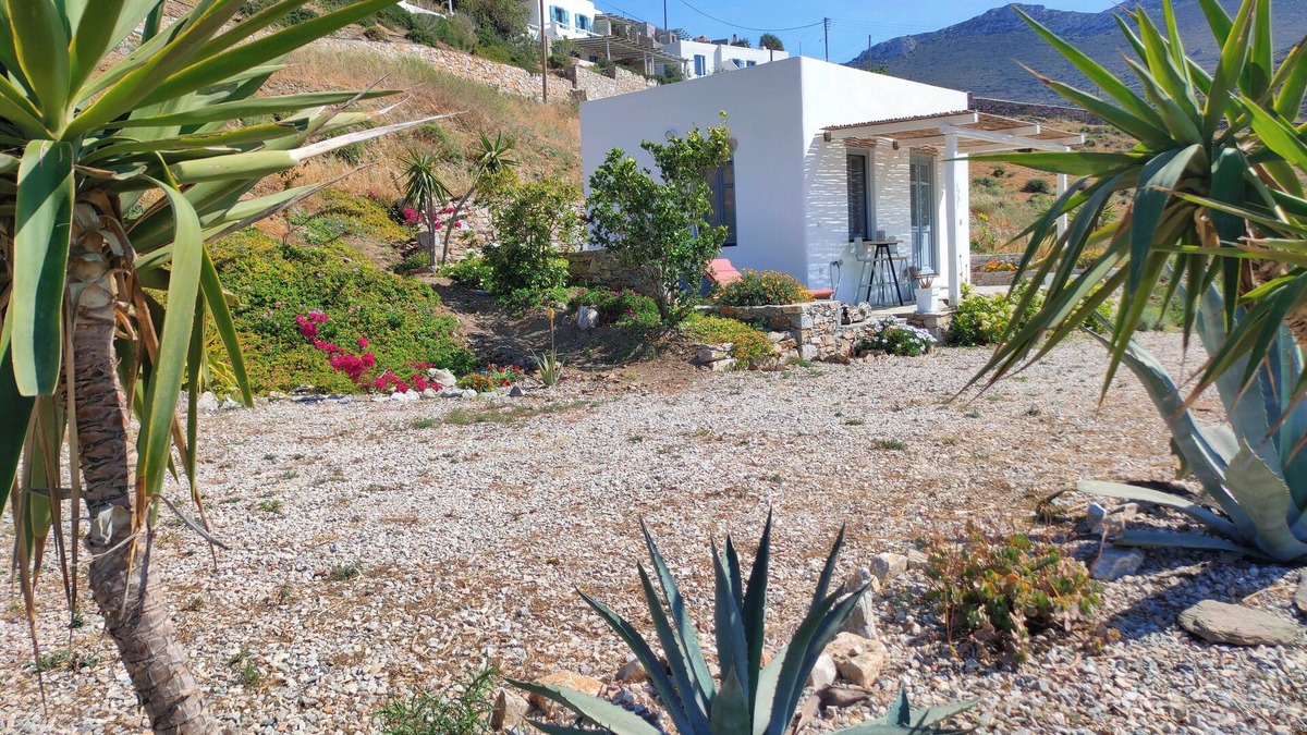Katapola Apartment | Cycladic home in Katapola, Greece