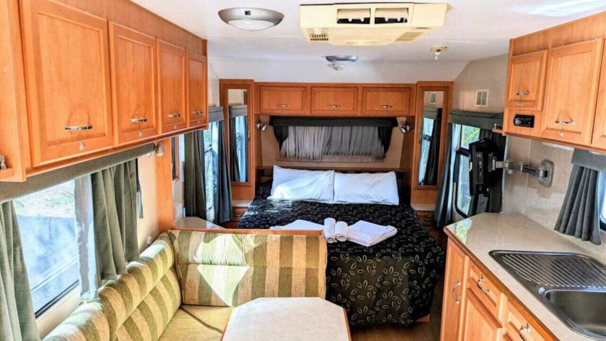 Emerald House | Cypress Caravan Stay