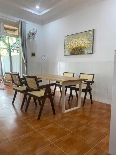 Central Mui Ne Beach House | Dứa Homestay Mũi Né
