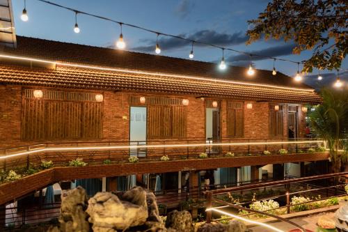 Kon Tum Hotel | D Banlieue Homestay And Coffee TP Kon Tum