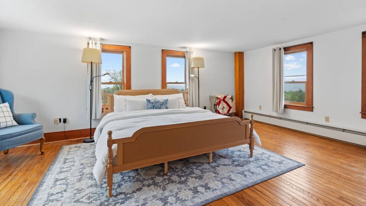 Loudon Other | D-Miles Smith Farm Suite