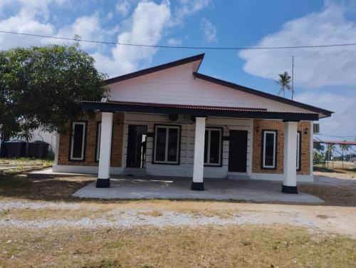 Kampung Serandu House | D' Tanjung Homestay-Orked