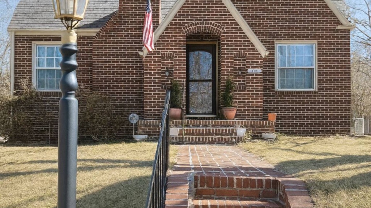 Farmville Cottage | D-town Farmville, close to HighBridge Trail,Greenfront,Longwood,Hampden-Sydney