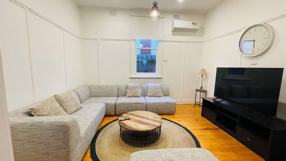 Footscray House | D114 Victorian Home Stay-close to city