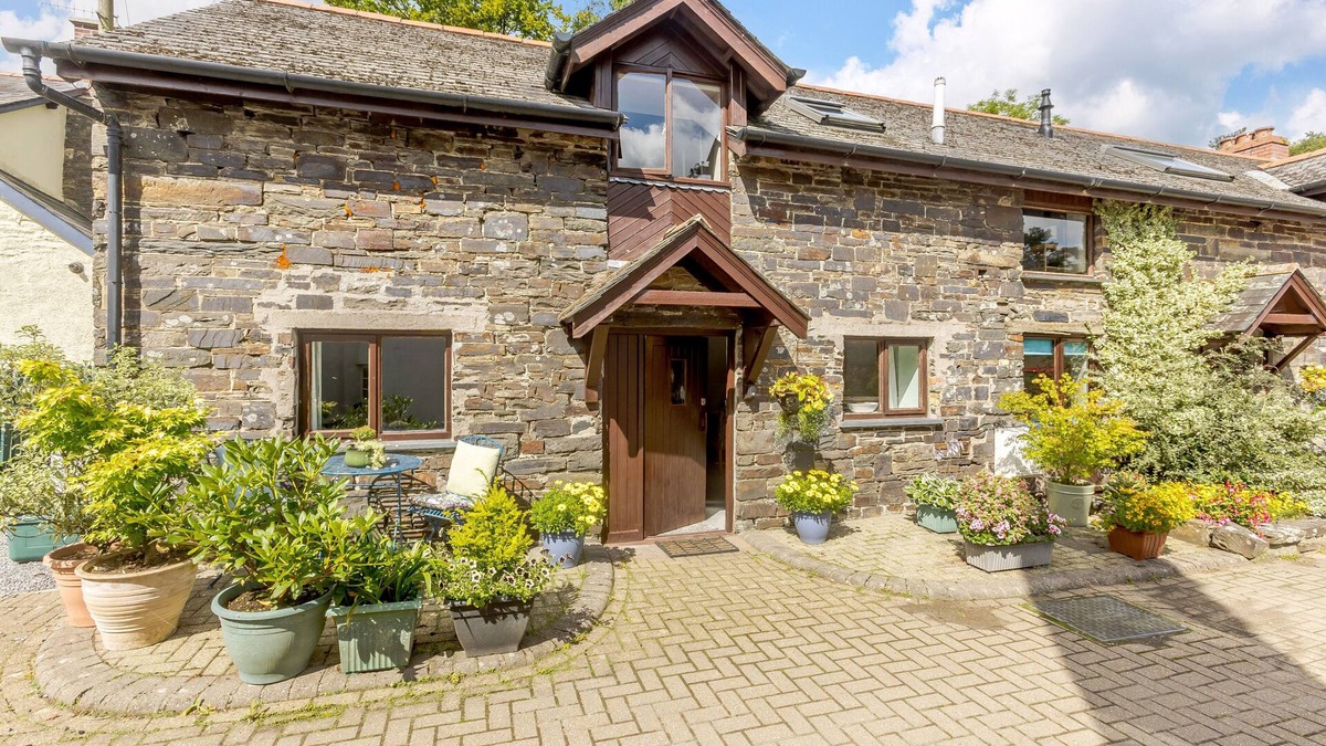 Swimbridge House | Dairy Cottage - Two Bedroom House, Sleeps 4