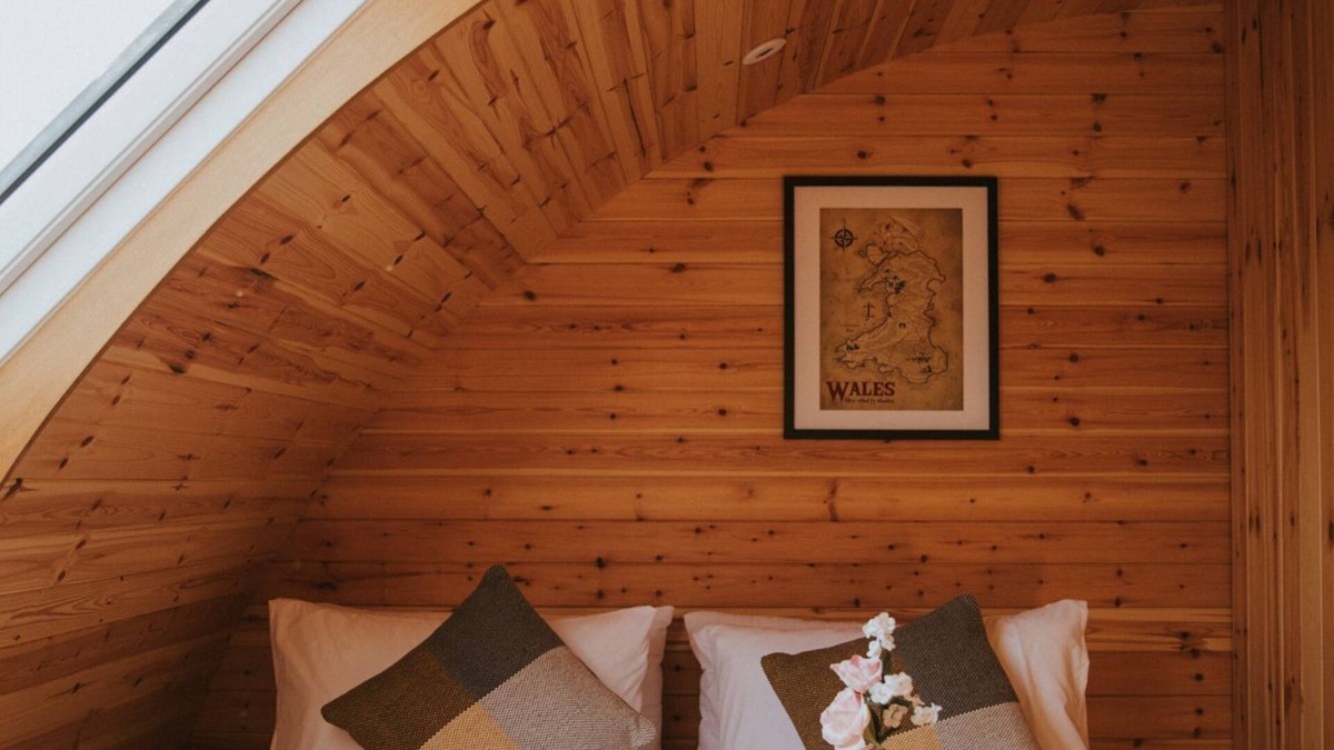 St Harmon Cabin | Daisy - a glamping pod that sleeps 4 guests in 2 bedrooms
