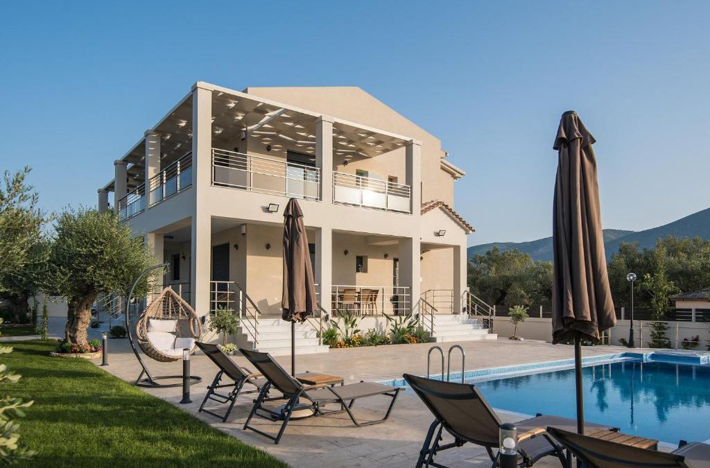 Alonia Villa | Daisy's Garden - Villa with Private Pool, Ideal for Large Groups, by ZanteWize