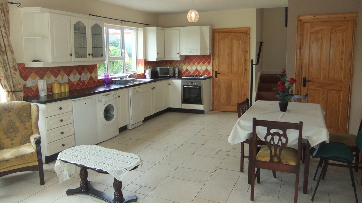 Manorcunningham House | Daleview Apartment Manorcunningham Letterkenny Co. Donegal.