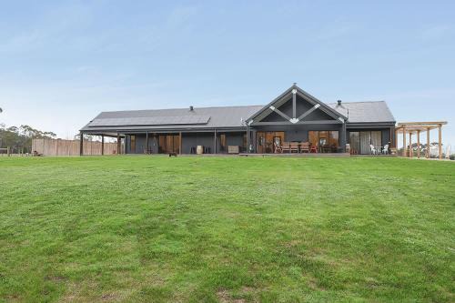 Whoorel House | Dalhousie on Pennyroyal Birregurra