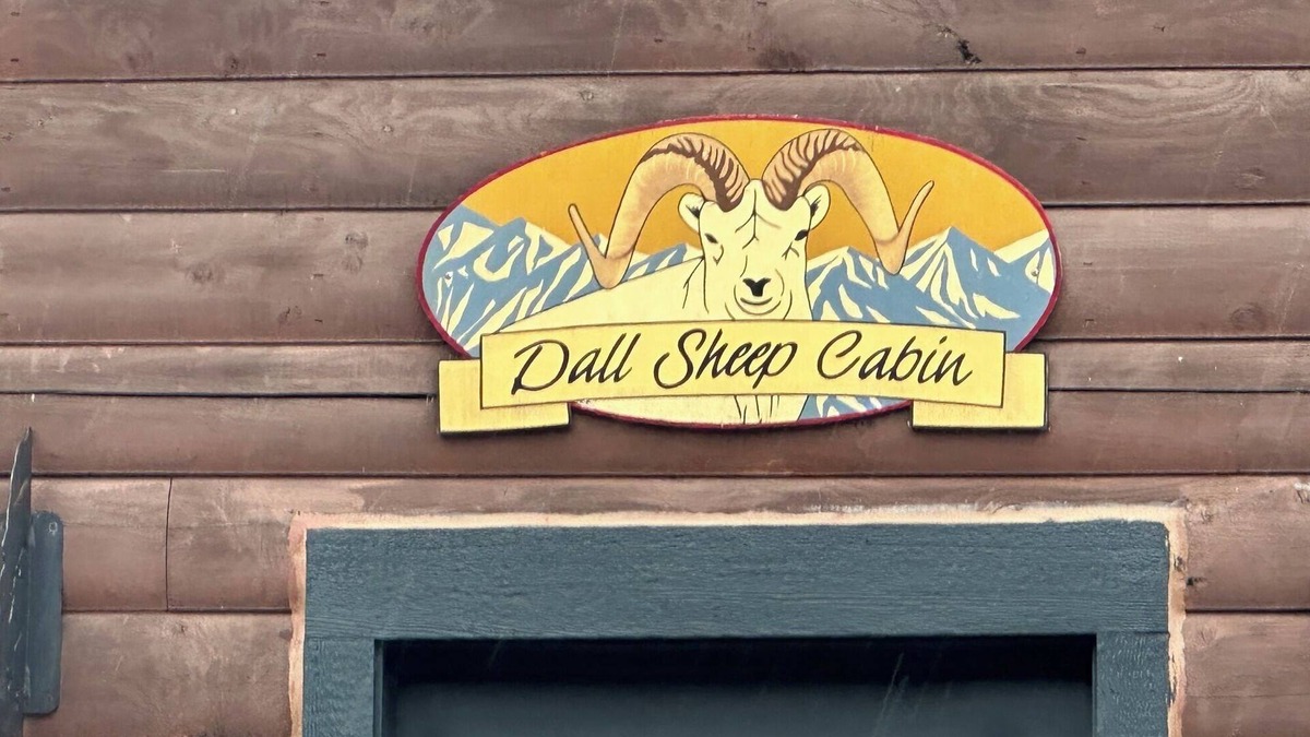 Homer Cabin | Dall Cabin - Cozy retreat with bay views, a shared hot tub, and fire pit!