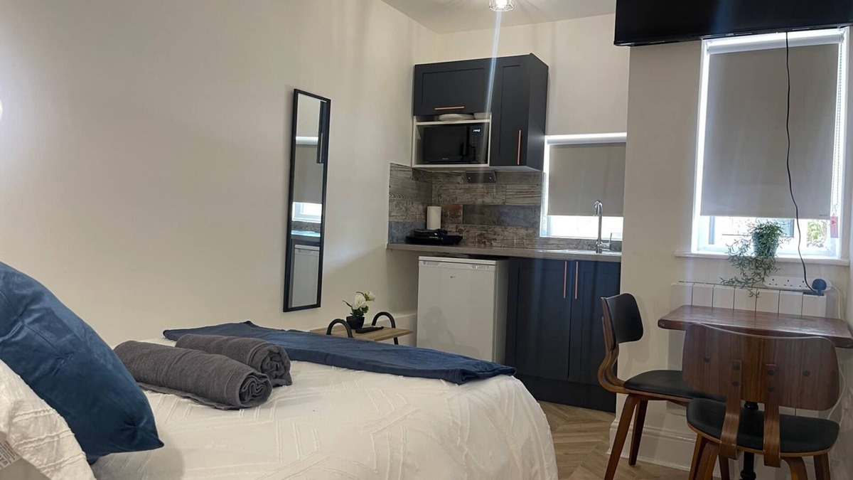 Hackney Downs Hotel | Dalston Luxe Studios