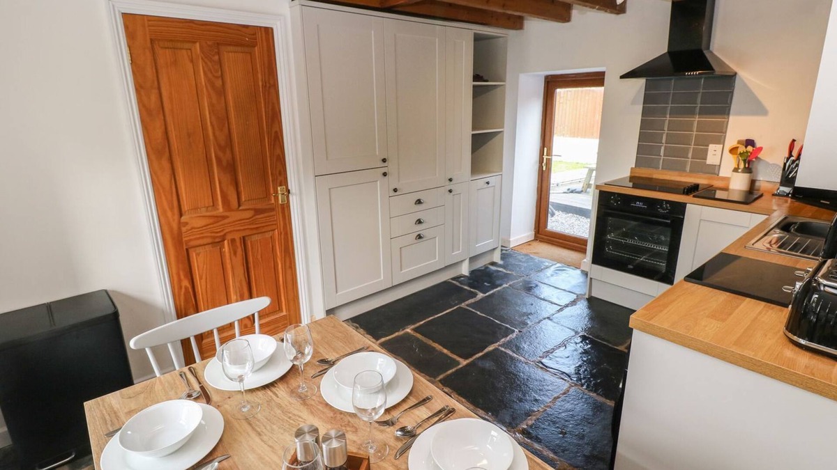 Llansaint Cottage | Dalton Cottage