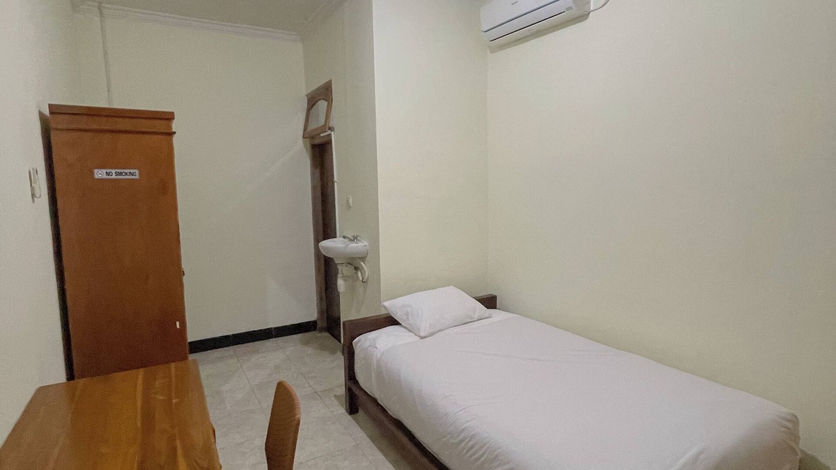 Labuan Bajo House | dAlvin: Room 3 - Quiet Comfort | Near Airport