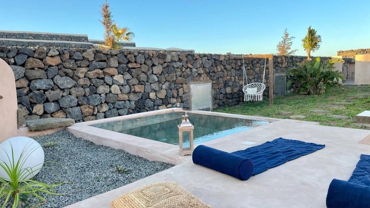 Pantelleria House | Dammuso Elisir Rosa - Private Jacuzzi and Garden