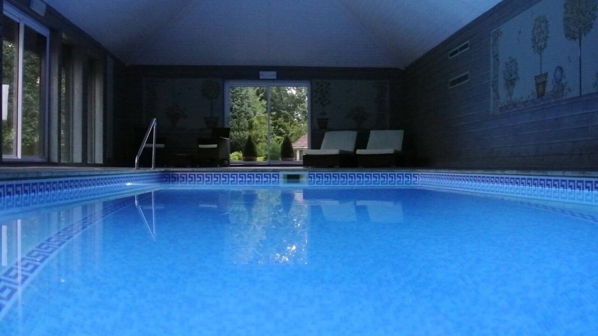 Faversham House | Damson Cottage - contemporary barn offering access to stunning indoor pool