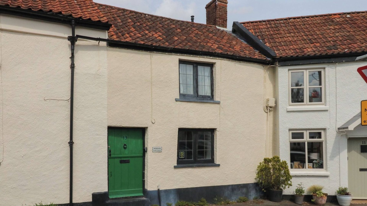 Nether Stowey Cottage | DAMSON COTTAGE, pet friendly, with open fire in Nether Stowey
