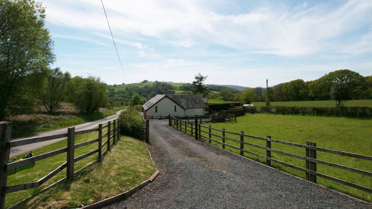 Brecon House | Dan y Comin in the beautiful Trallong