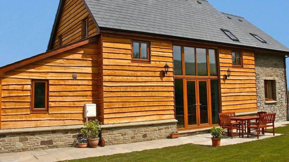 Builth Wells Ski Chalet | Dan yr Eglwys in Builth Wells