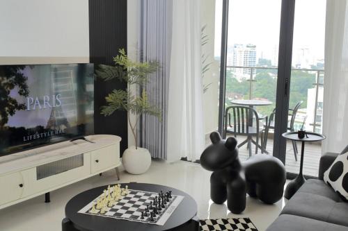 Central District Apartment | Danga Bay 2BR 2WR - Black Or White - Walk to Beach