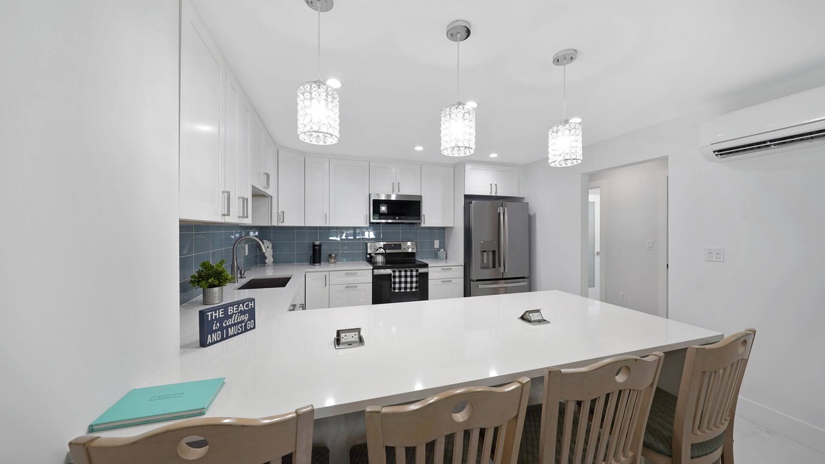 Melaleuca Gardens Apartment | Dania Beach Unit 2 in Dania Beach
