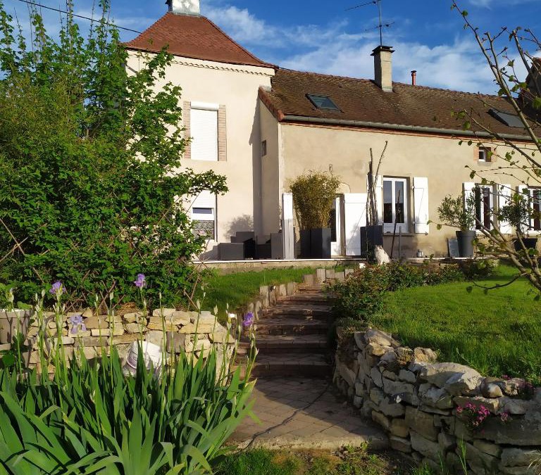 Saint-Remy-en-Rollat House | Dans colombier proche de Vichy parking privé