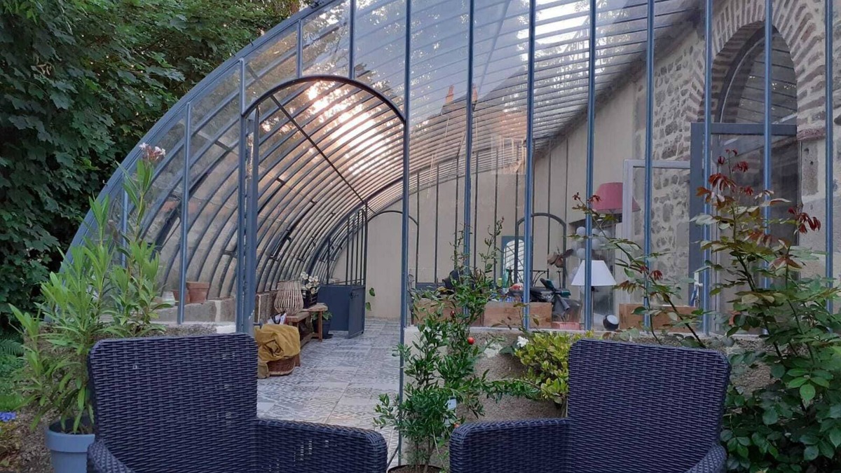 Bourbon-l'Archambault House | Dans le Parc d' une Villa Belle Epoque Appartement Atypique Avec sa Serre!