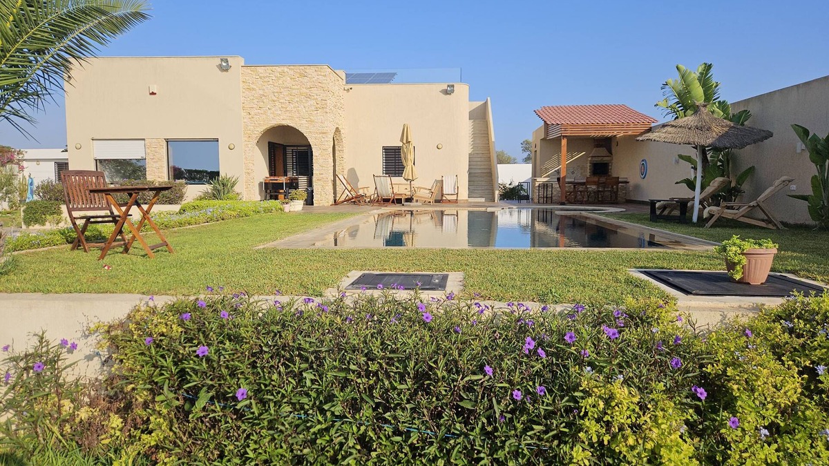 El Maamoura Villa | DAR BHAR DAROUFA (Renovated seaside house)