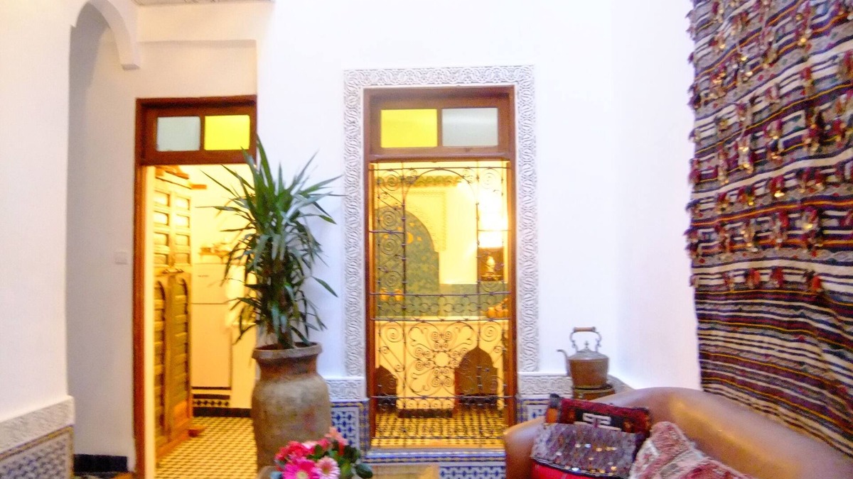 Dar Tazi House | DAR SIENNA ARTIST’S HOUSE. YOUR HOME IN THE HEART OF FEZ MEDINA inc breakfast