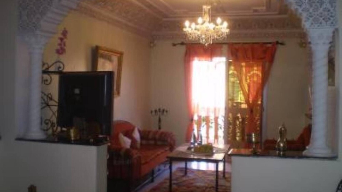 Menara House | Dar Younes House with Garden and character : with tow Luxury famlily-Apartment