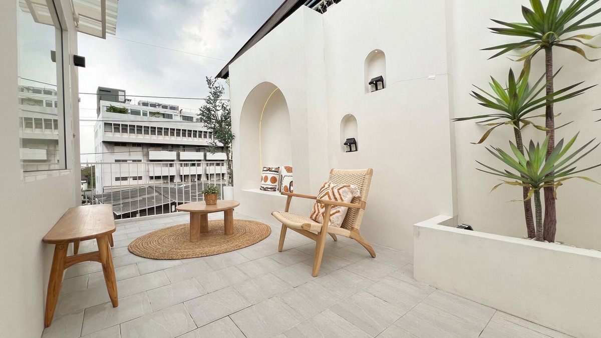 Bangkok Old Town House | Darlene House